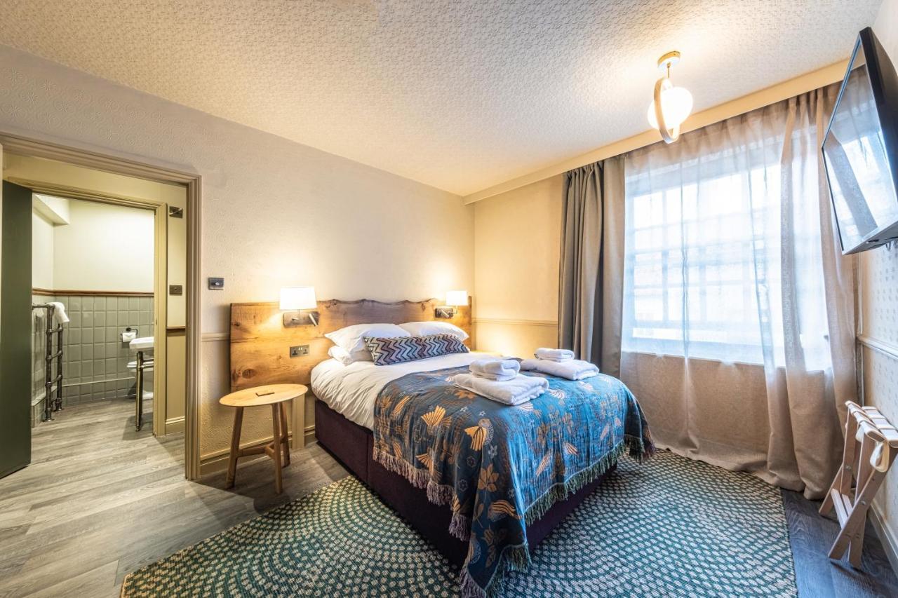 เดอะ เฟเธอร์ส โฮเทล Hotel โฮลท์ ภายนอก รูปภาพ