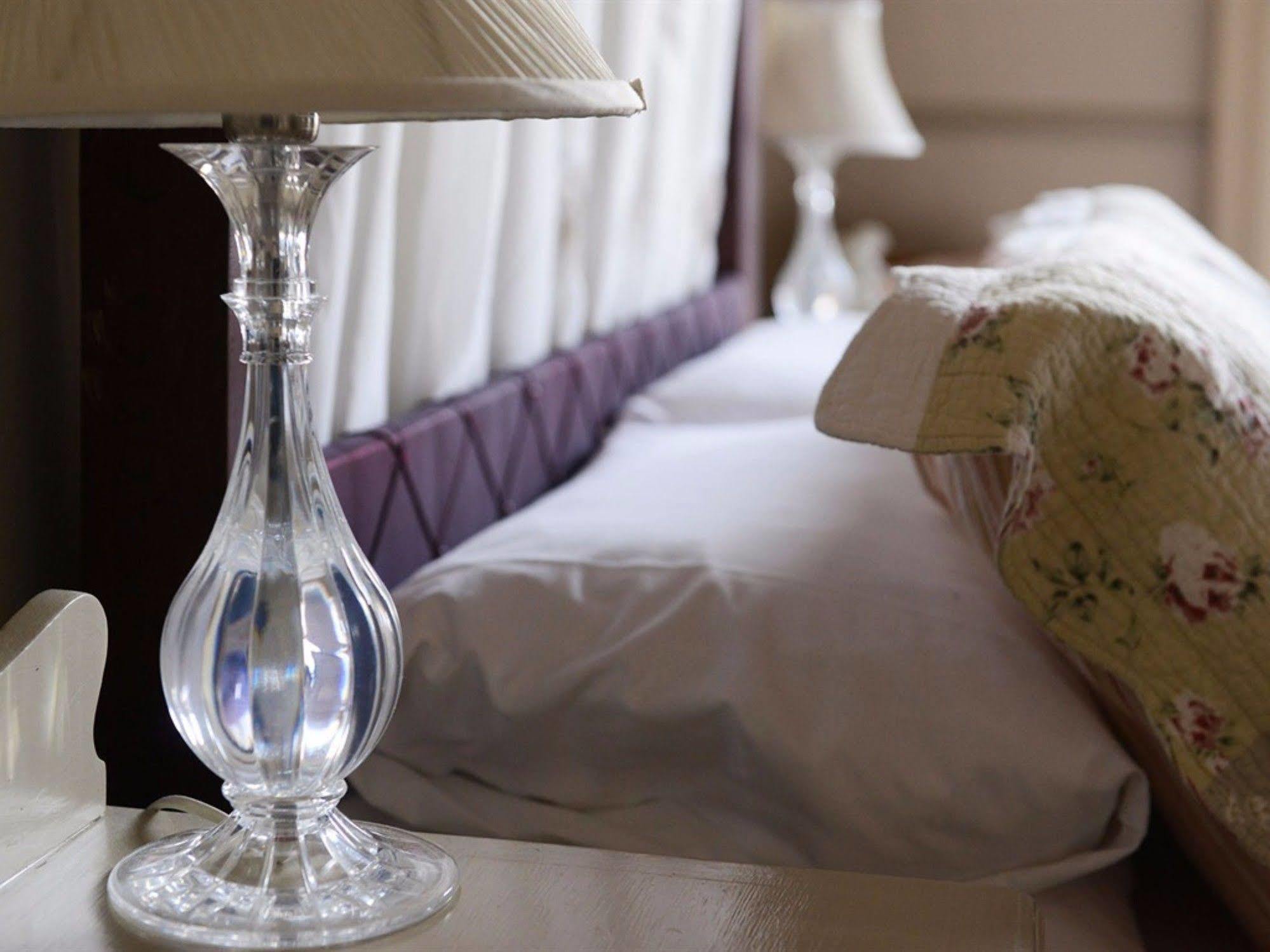 เดอะ เฟเธอร์ส โฮเทล Hotel โฮลท์ ภายนอก รูปภาพ