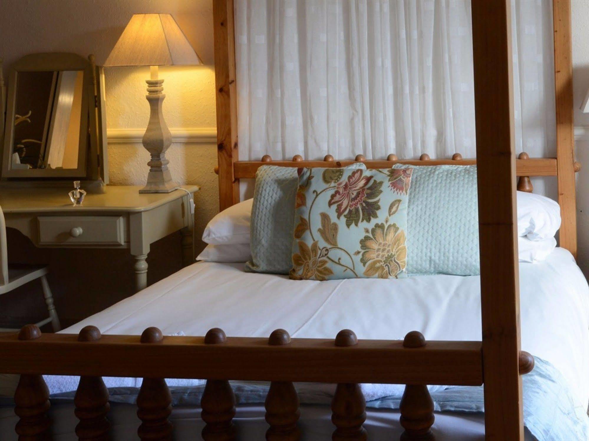 เดอะ เฟเธอร์ส โฮเทล Hotel โฮลท์ ภายนอก รูปภาพ